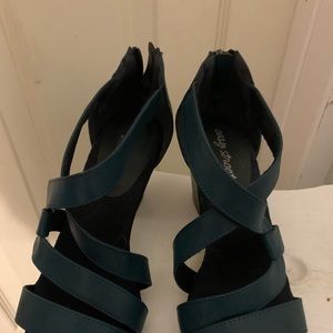 Block heel blue leather Easy Street sandals